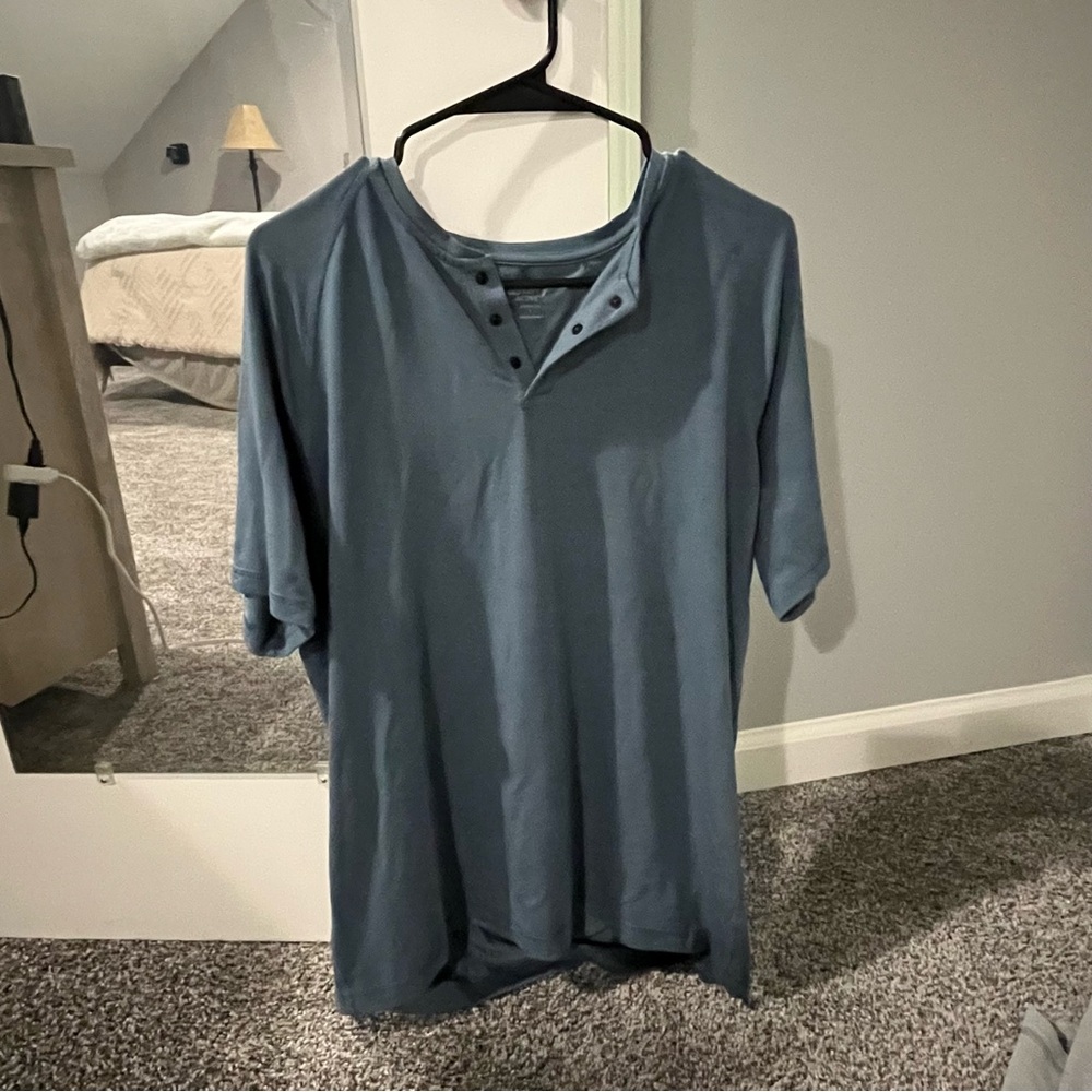 Old Navy Active Breathable Men’s Shirt